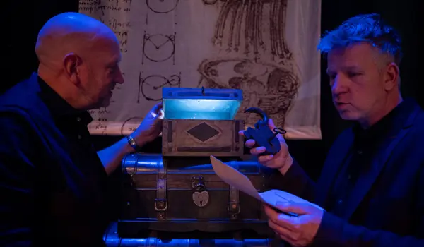 The Davinci Ode Rob En Emiel Scenefotos Dennis Van Der Dool 01